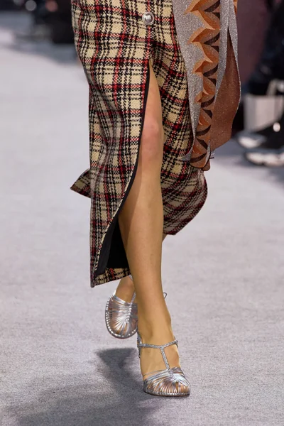 Look 15